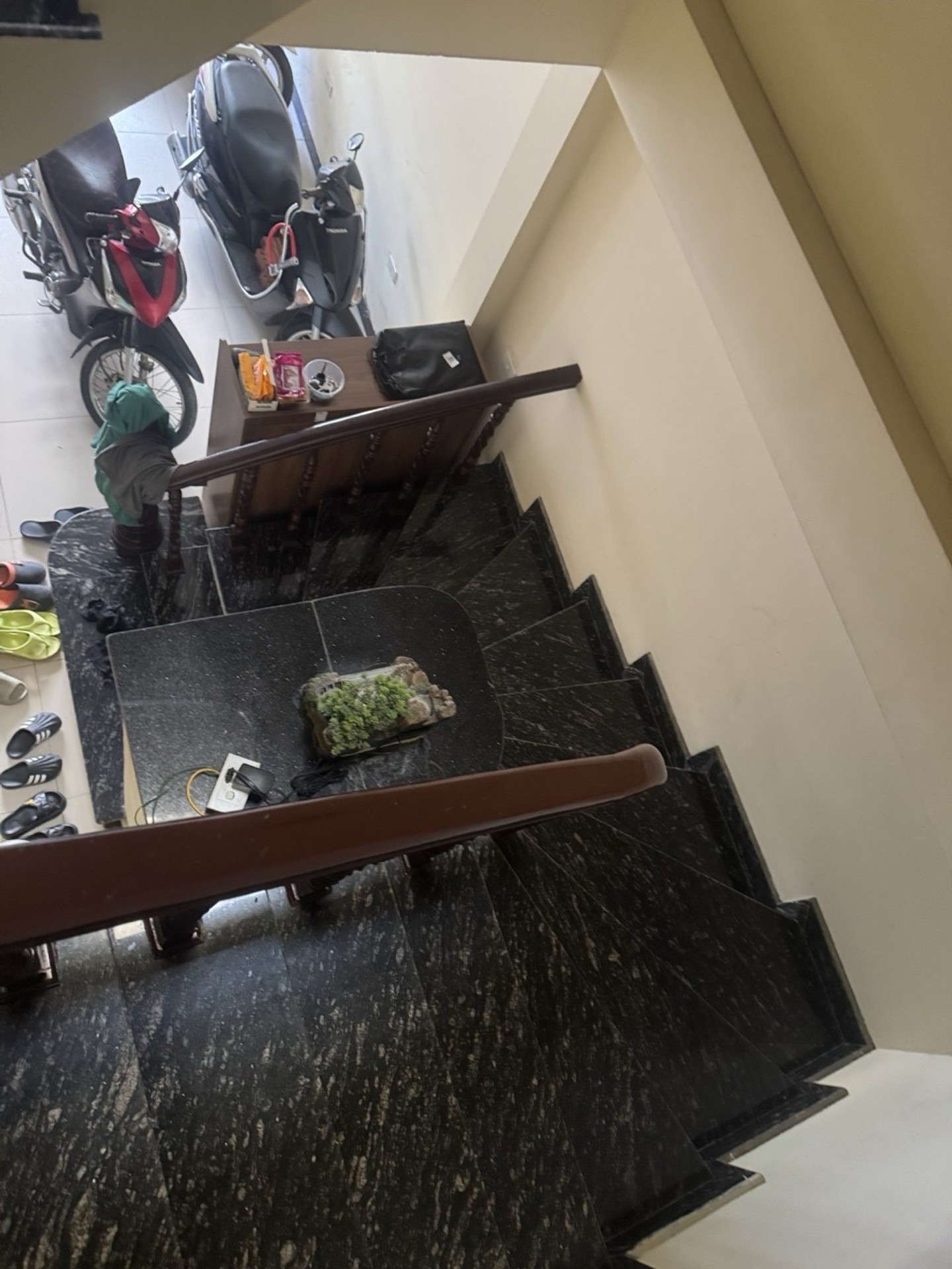 Bán nhà Lĩnh Nam - diện tích 46m2 4 tầng - ô tô tránh - giá 14,9 tỷ