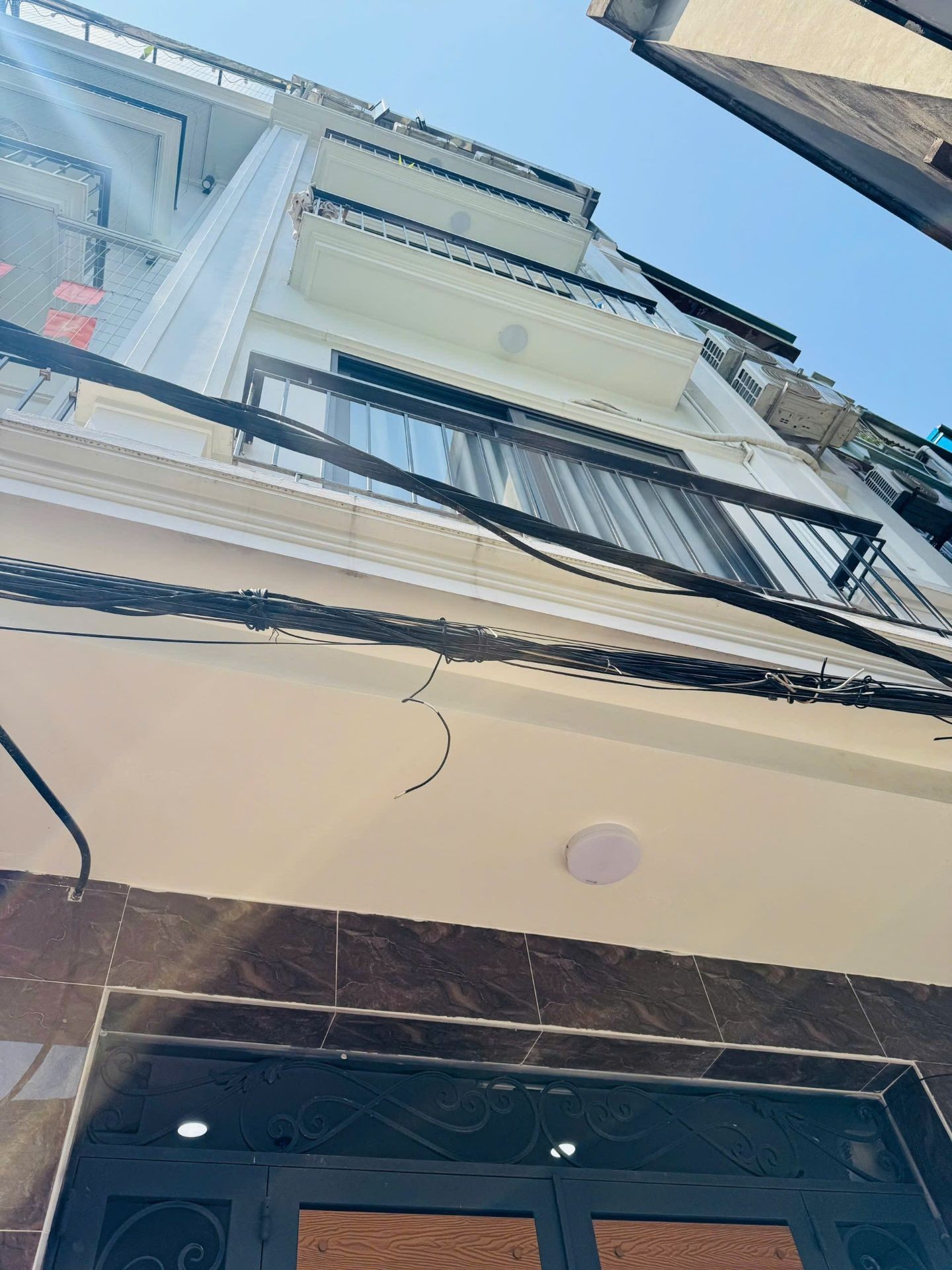 Bán nhà Trần Khát Chân - diện tích 46m2 6 tầng - Thang máy - giá 14,7 tỷ
