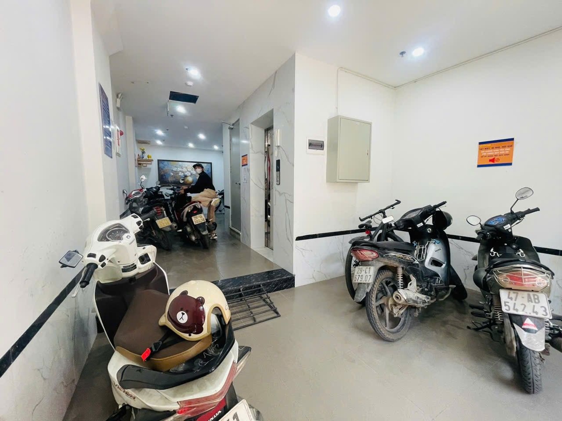 Bán nhà Trần Khát Chân - diện tích 46m2 6 tầng - Thang máy - giá 14,7 tỷ