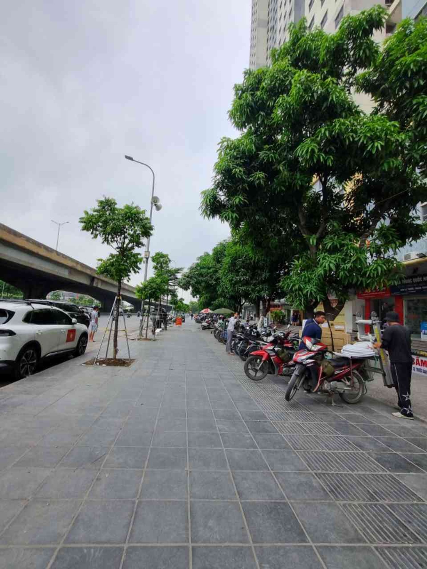 Bán nhà Nguyễn Xiển - diện tích 65m2 33 tầng - Nhà đẹp hiếm có - giá 4,3 tỷ