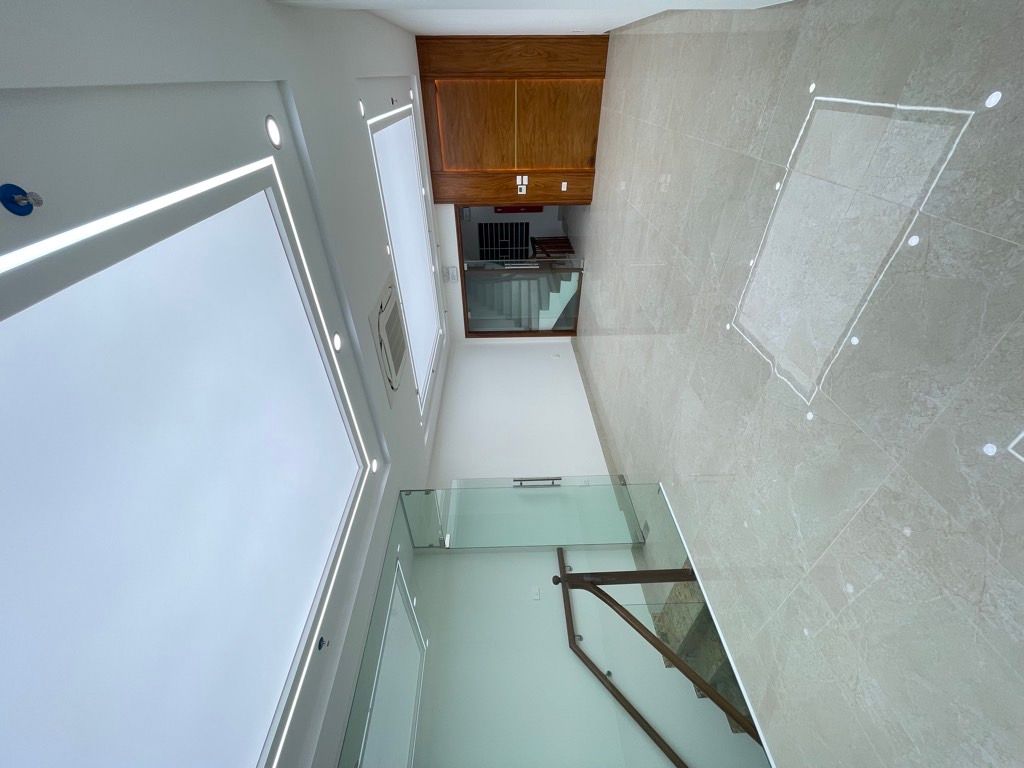 Bán nhà Nguyên Hồng - diện tích 64m2 8 tầng - ô tô kinh doanh đa dạng - giá 46 tỷ