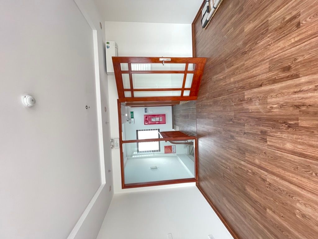 Bán nhà Nguyên Hồng - diện tích 64m2 8 tầng - ô tô kinh doanh đa dạng - giá 46 tỷ