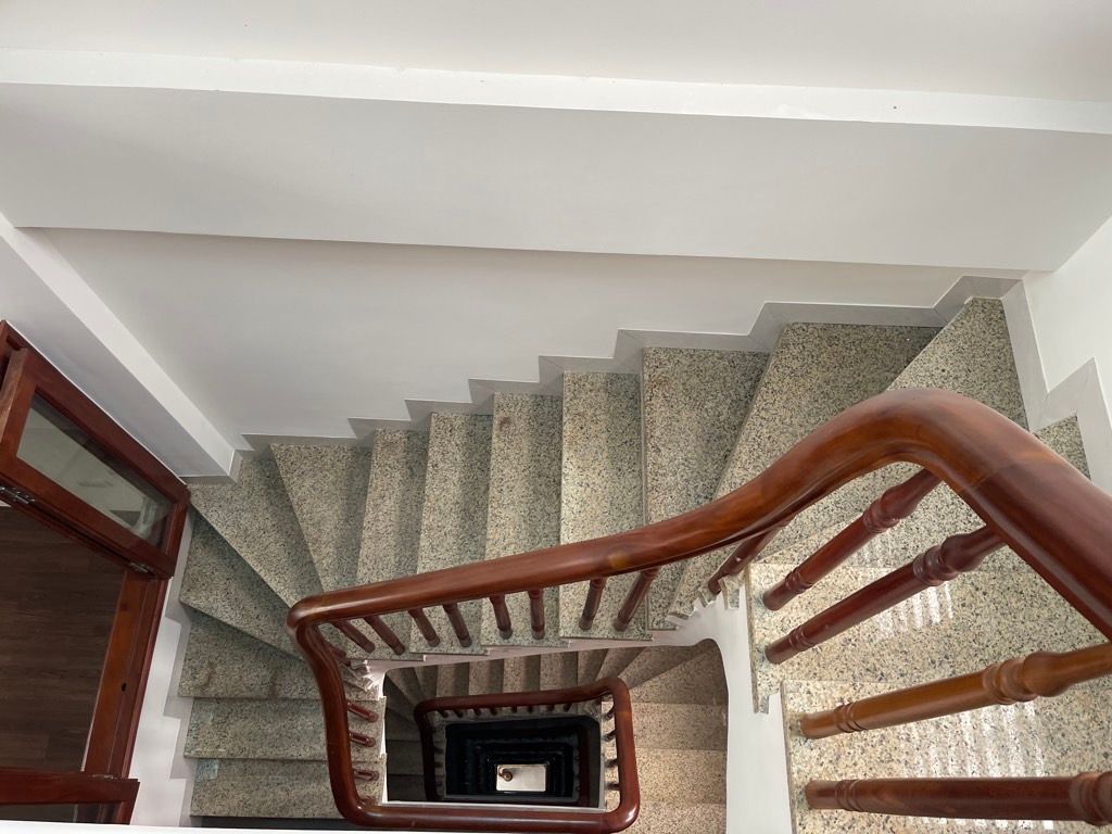 Bán nhà Nguyên Hồng - diện tích 64m2 8 tầng - ô tô kinh doanh đa dạng - giá 46 tỷ