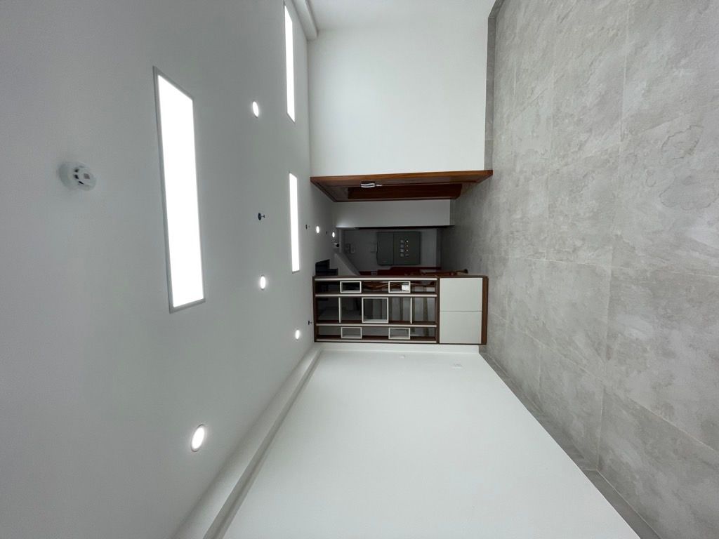 Bán nhà Nguyên Hồng - diện tích 64m2 8 tầng - ô tô kinh doanh đa dạng - giá 46 tỷ