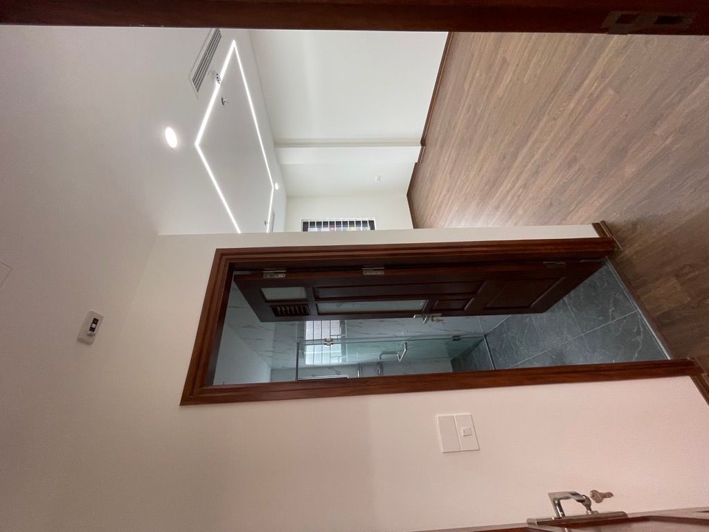 Bán nhà Nguyên Hồng - diện tích 64m2 8 tầng - ô tô kinh doanh đa dạng - giá 46 tỷ