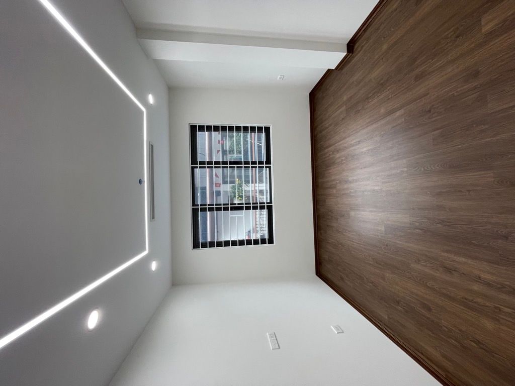 Bán nhà Nguyên Hồng - diện tích 64m2 8 tầng - ô tô kinh doanh đa dạng - giá 46 tỷ