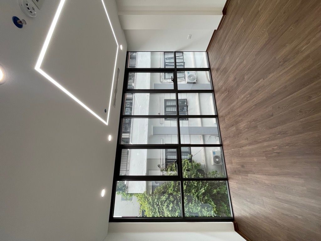 Bán nhà Nguyên Hồng - diện tích 64m2 8 tầng - ô tô kinh doanh đa dạng - giá 46 tỷ