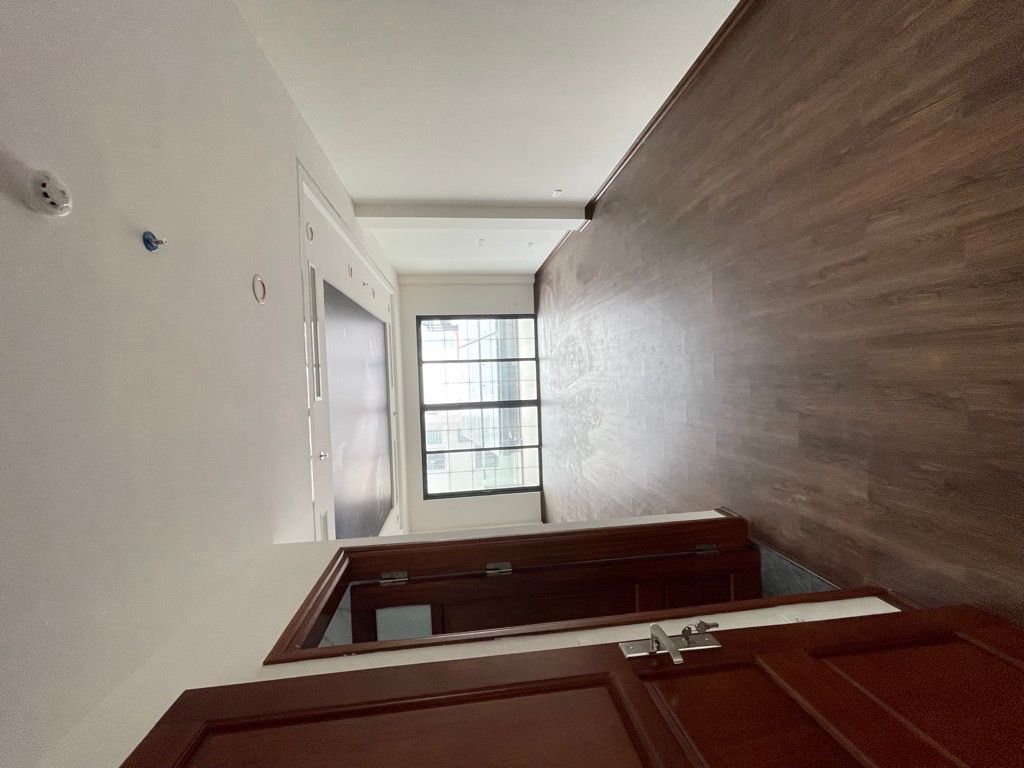 Bán nhà Nguyên Hồng - diện tích 64m2 8 tầng - ô tô kinh doanh đa dạng - giá 46 tỷ