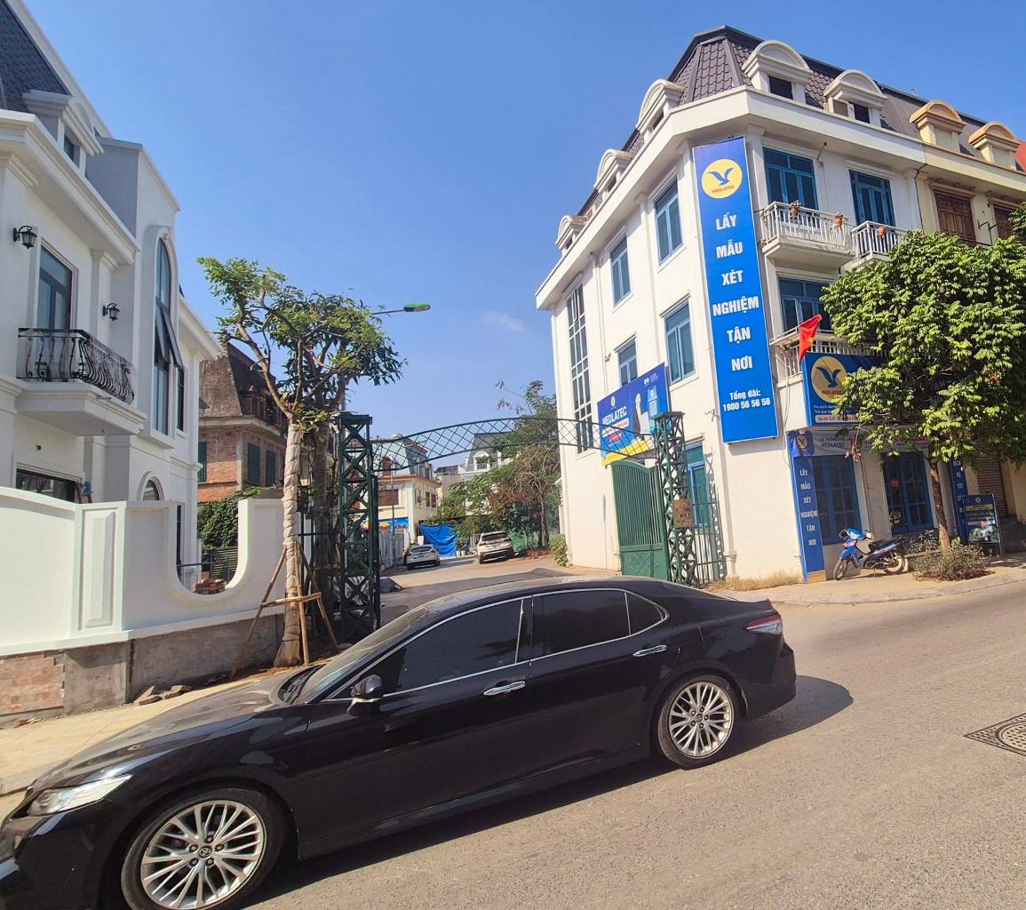 Bán nhà Sa Đôi - diện tích 90m2 4 tầng - mặt phố ô tô tránh - giá 25,2 tỷ