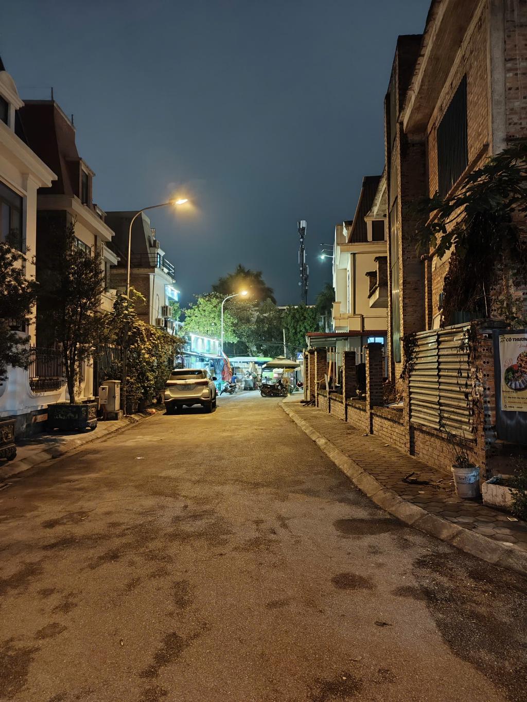 Bán nhà Sa Đôi - diện tích 90m2 4 tầng - mặt phố ô tô tránh - giá 25,2 tỷ