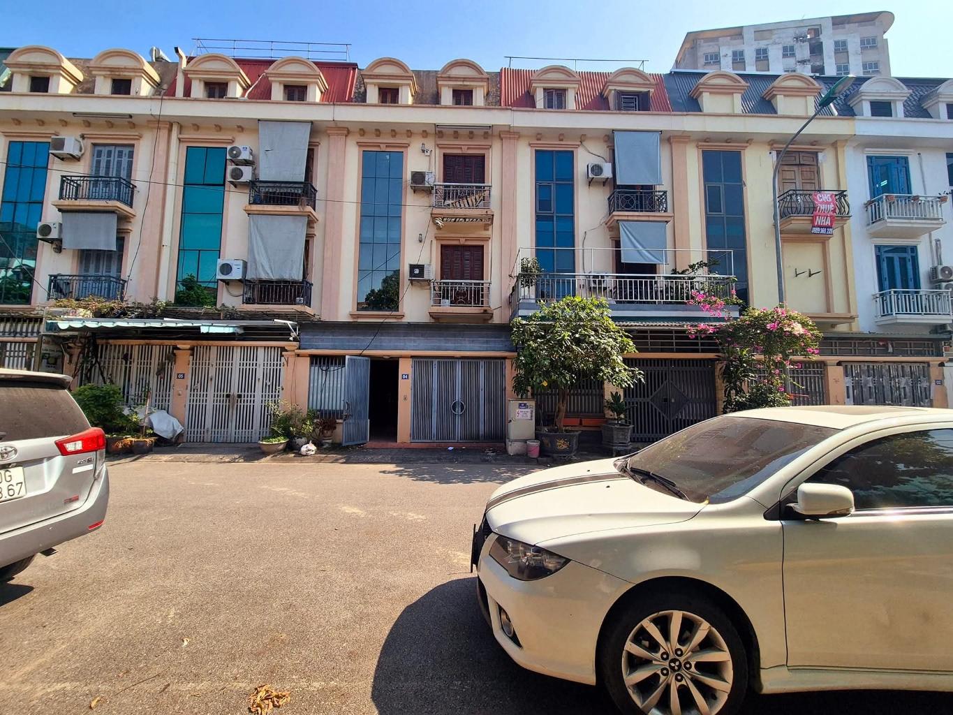 Bán nhà Sa Đôi - diện tích 90m2 4 tầng - mặt phố ô tô tránh - giá 25,2 tỷ
