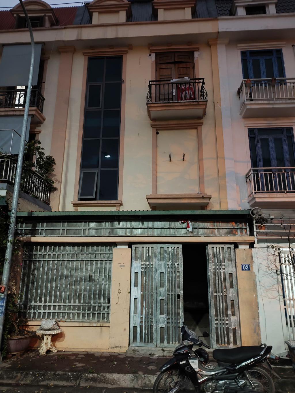 Bán nhà Sa Đôi - diện tích 90m2 4 tầng - mặt phố ô tô tránh - giá 25,2 tỷ