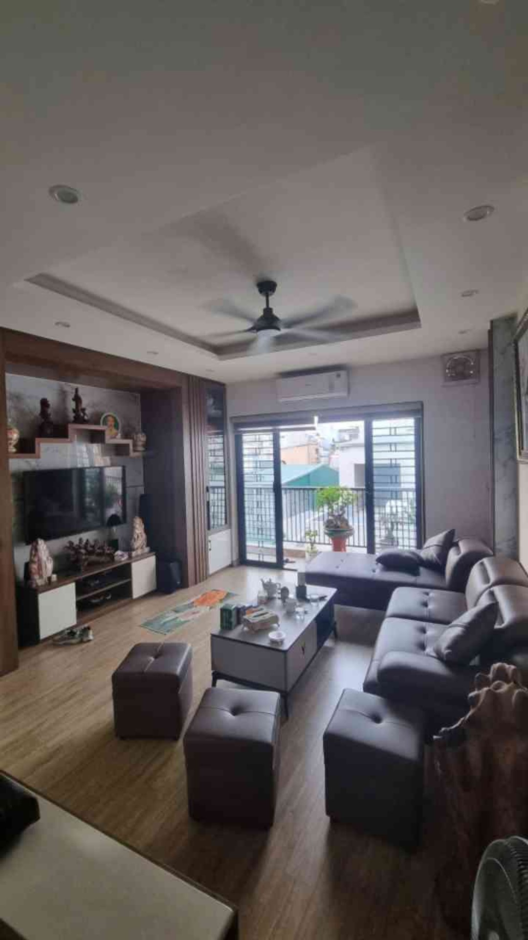 Bán nhà Tân Mai - diện tích 33m2 6 tầng - có sẵn ô chờ thang máy - giá 7,9 tỷ