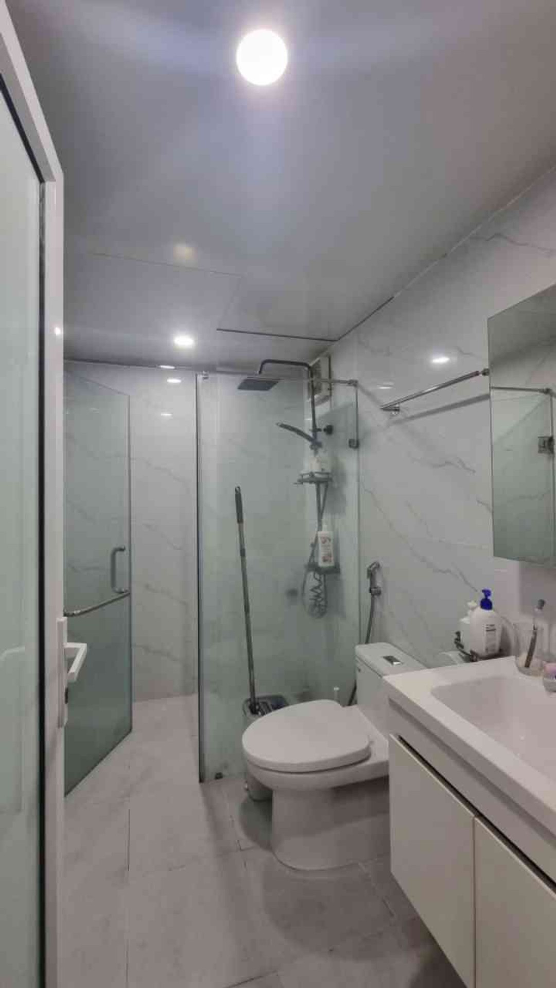 Bán nhà Tân Mai - diện tích 33m2 6 tầng - có sẵn ô chờ thang máy - giá 7,9 tỷ