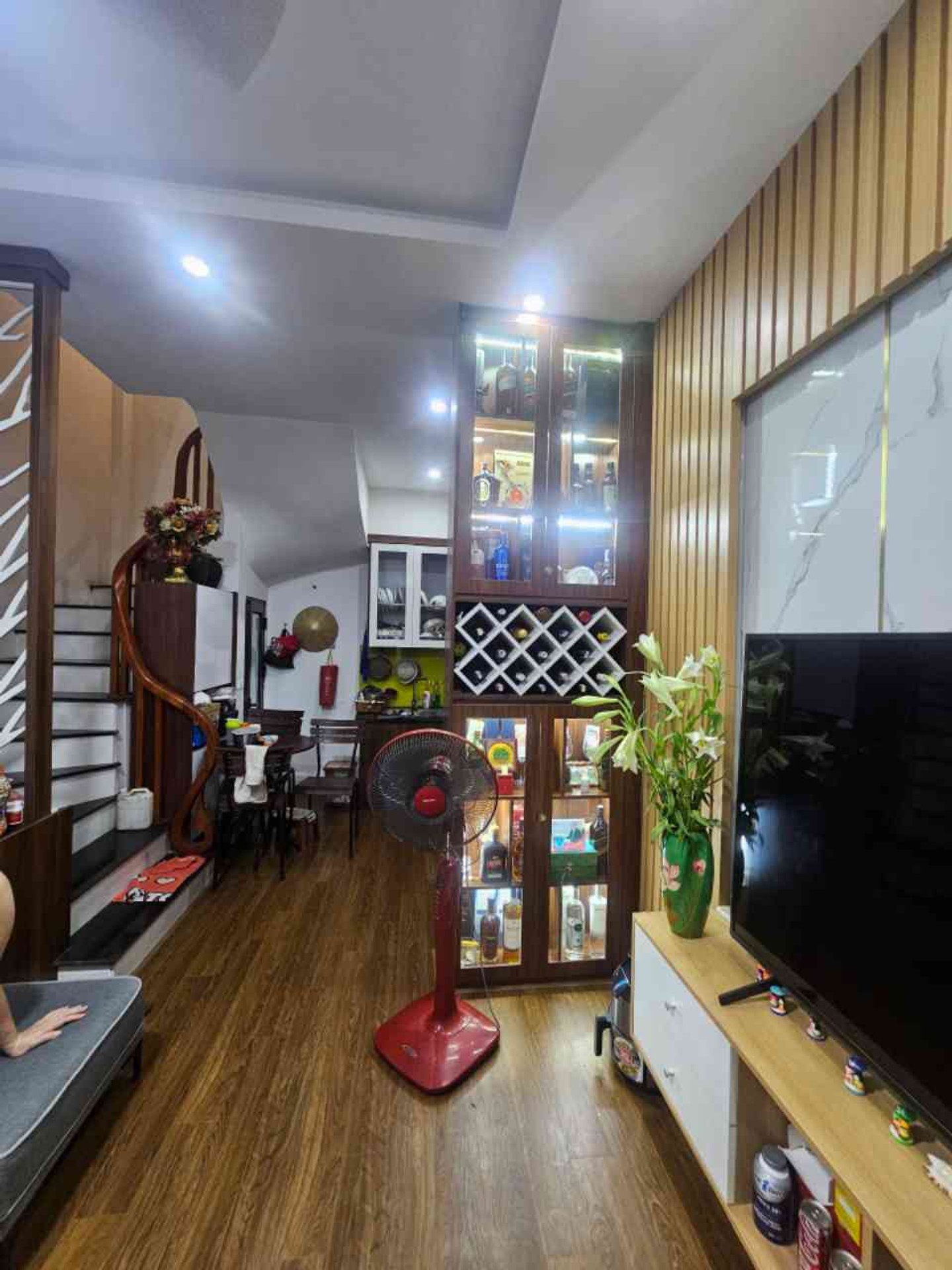Bán nhà Giáp Bát - diện tích 32m2 5 tầng - Sổ đỏ đẹp - giá 8,6 tỷ