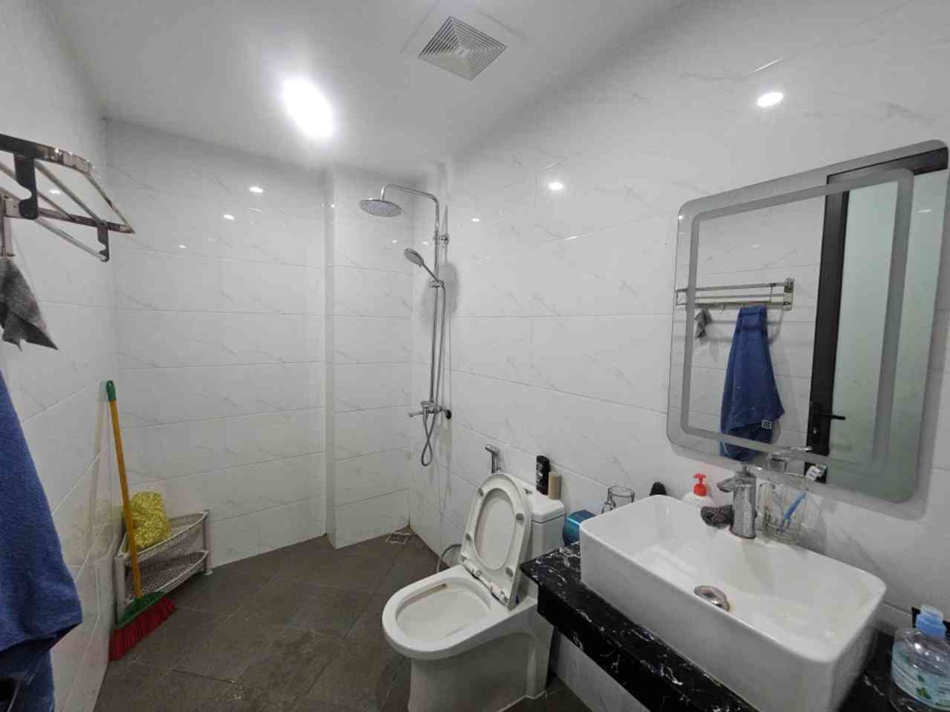 Bán nhà Giáp Bát - diện tích 32m2 5 tầng - Sổ đỏ đẹp - giá 8,6 tỷ