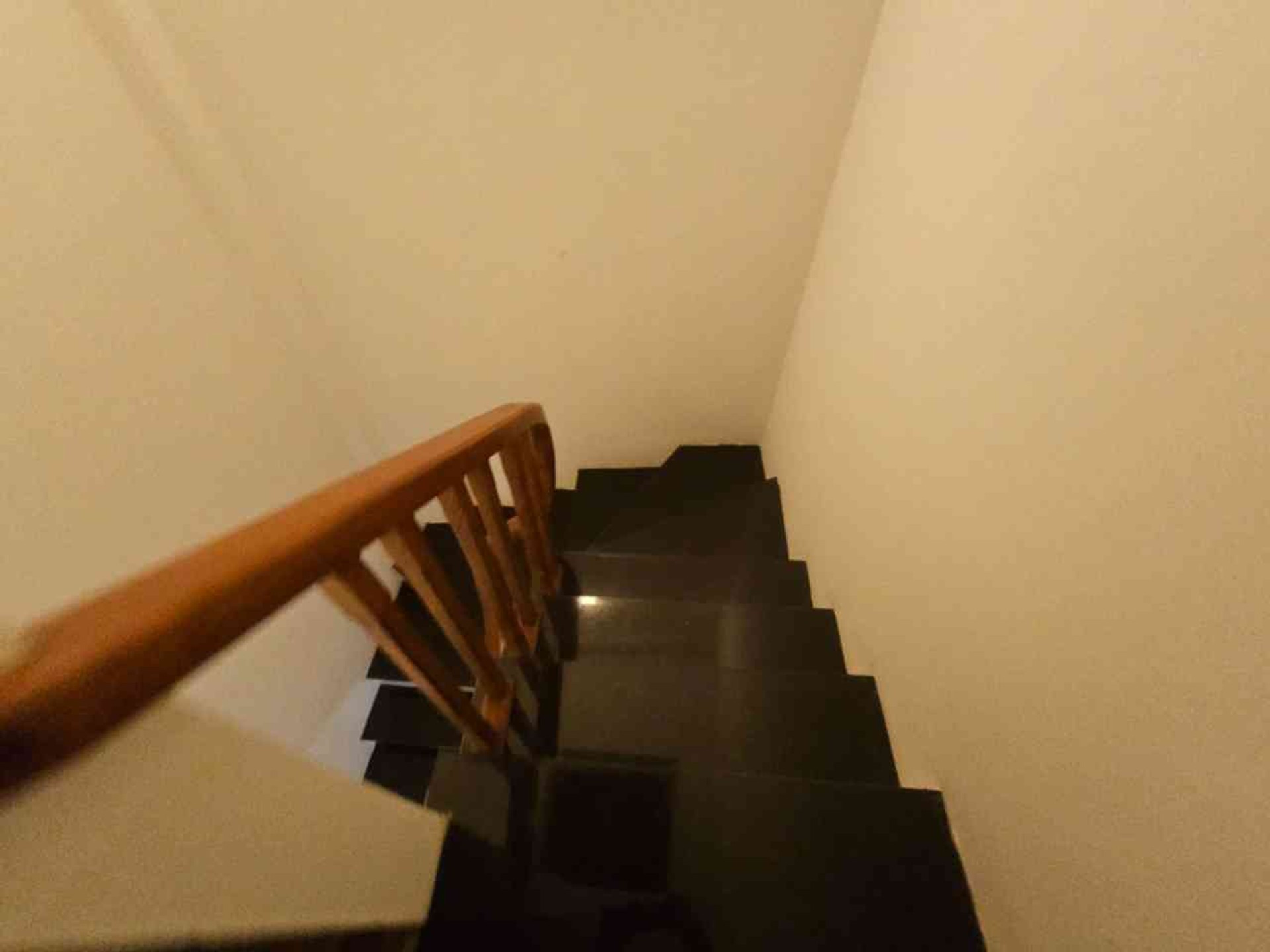 Bán nhà Giáp Bát - diện tích 32m2 5 tầng - Sổ đỏ đẹp - giá 8,6 tỷ