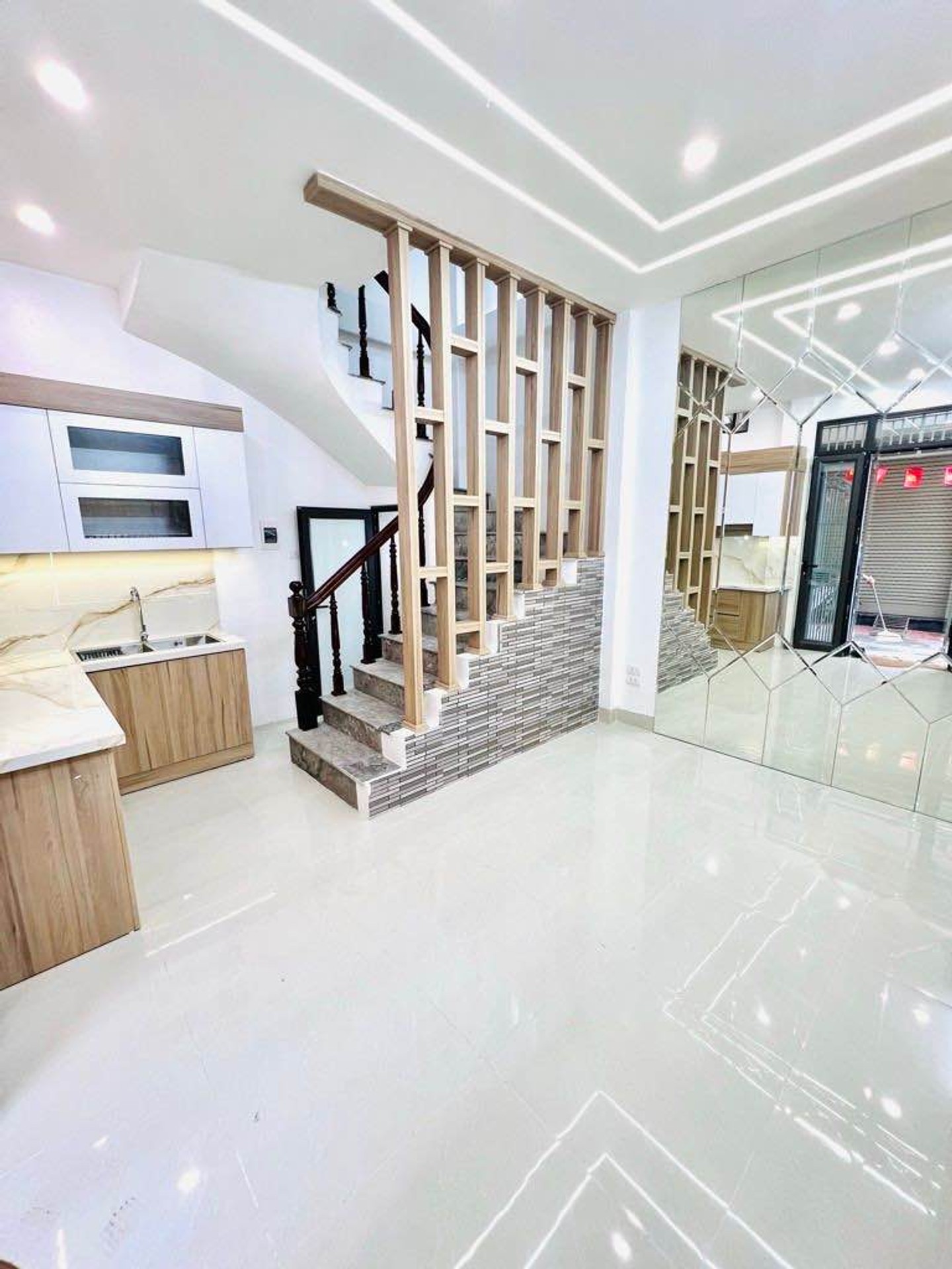 Bán nhà Giáp Nhị - diện tích 20m2 4 tầng - Lô góc 2 thoáng - giá 6,4 tỷ