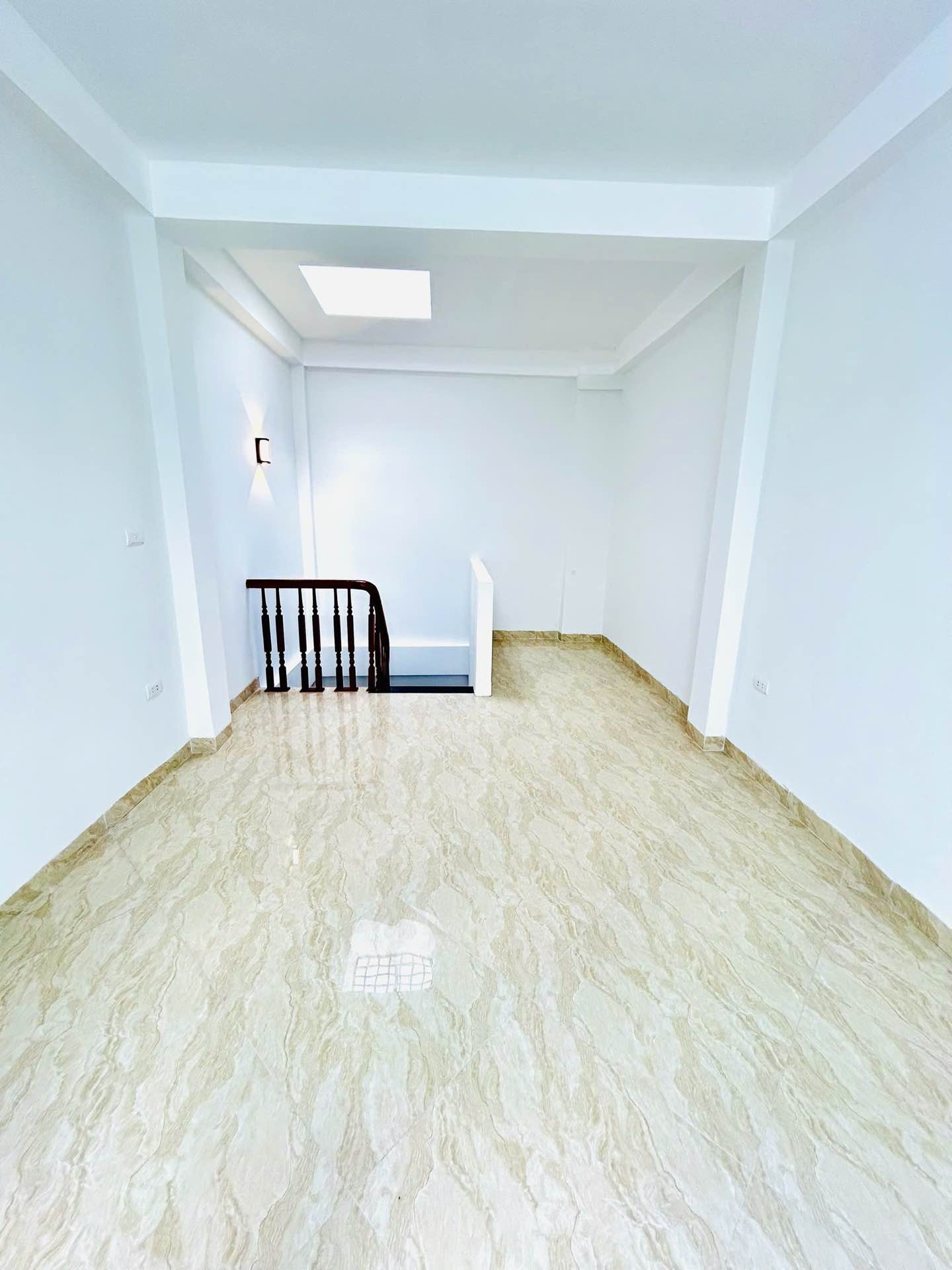 Bán nhà Thanh Đàm - diện tích 30m2 5 tầng - gần ô tô - giá 7,1 tỷ