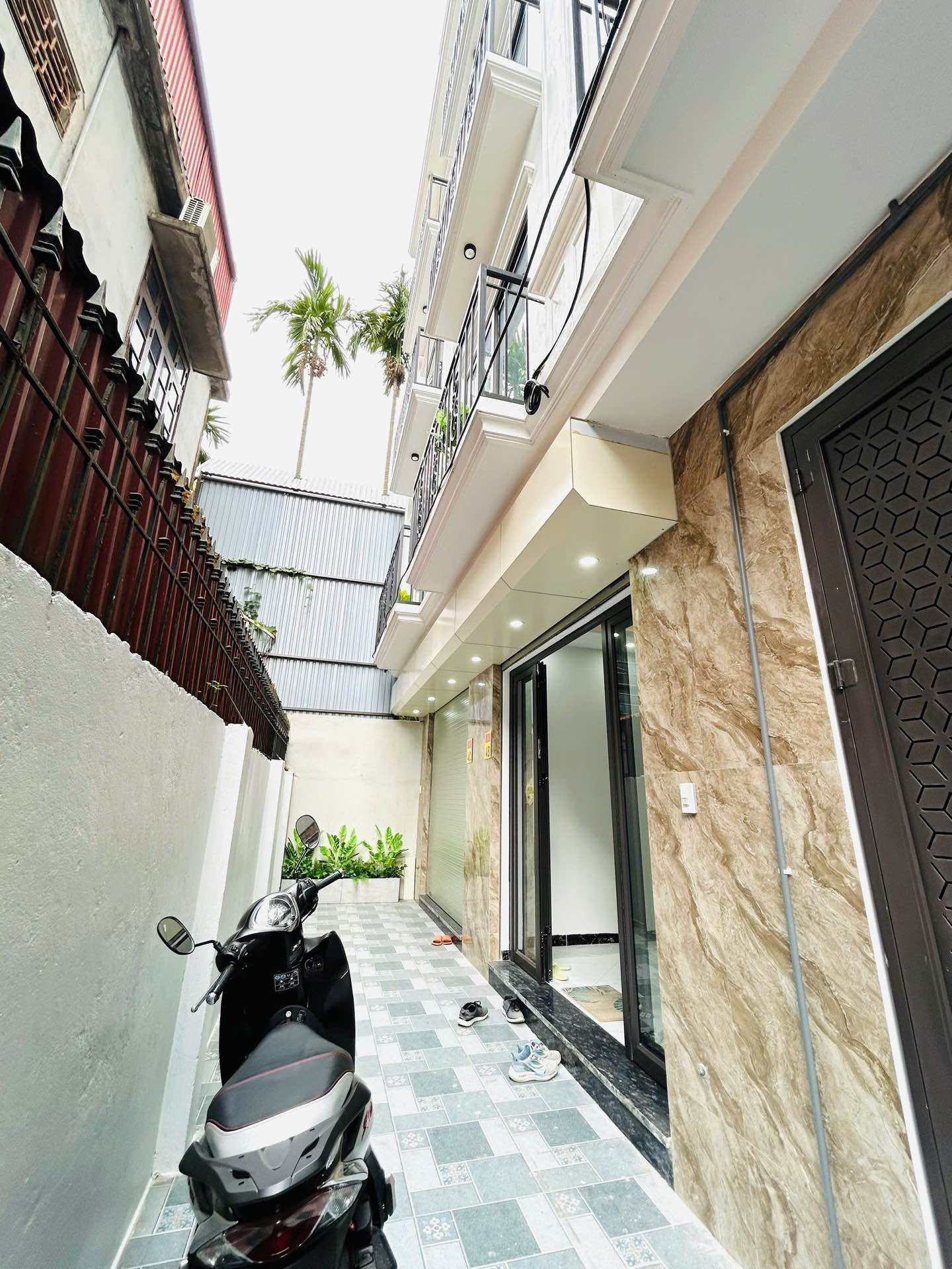Bán nhà Thanh Đàm - diện tích 30m2 5 tầng - gần ô tô - giá 7,1 tỷ