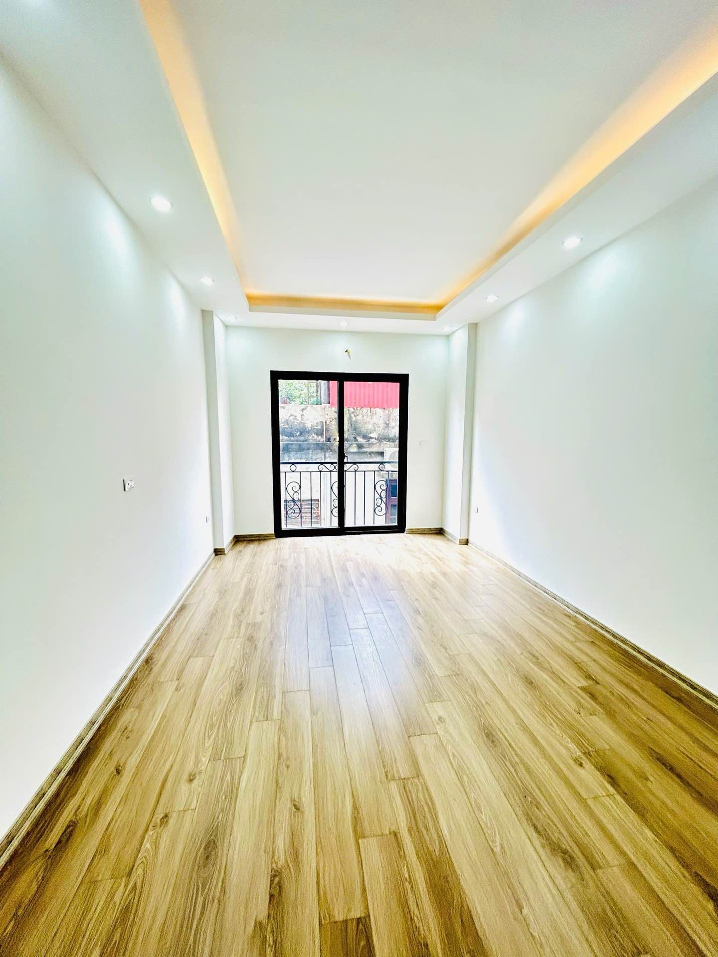 Bán nhà Thanh Đàm - diện tích 30m2 5 tầng - gần ô tô - giá 7,1 tỷ