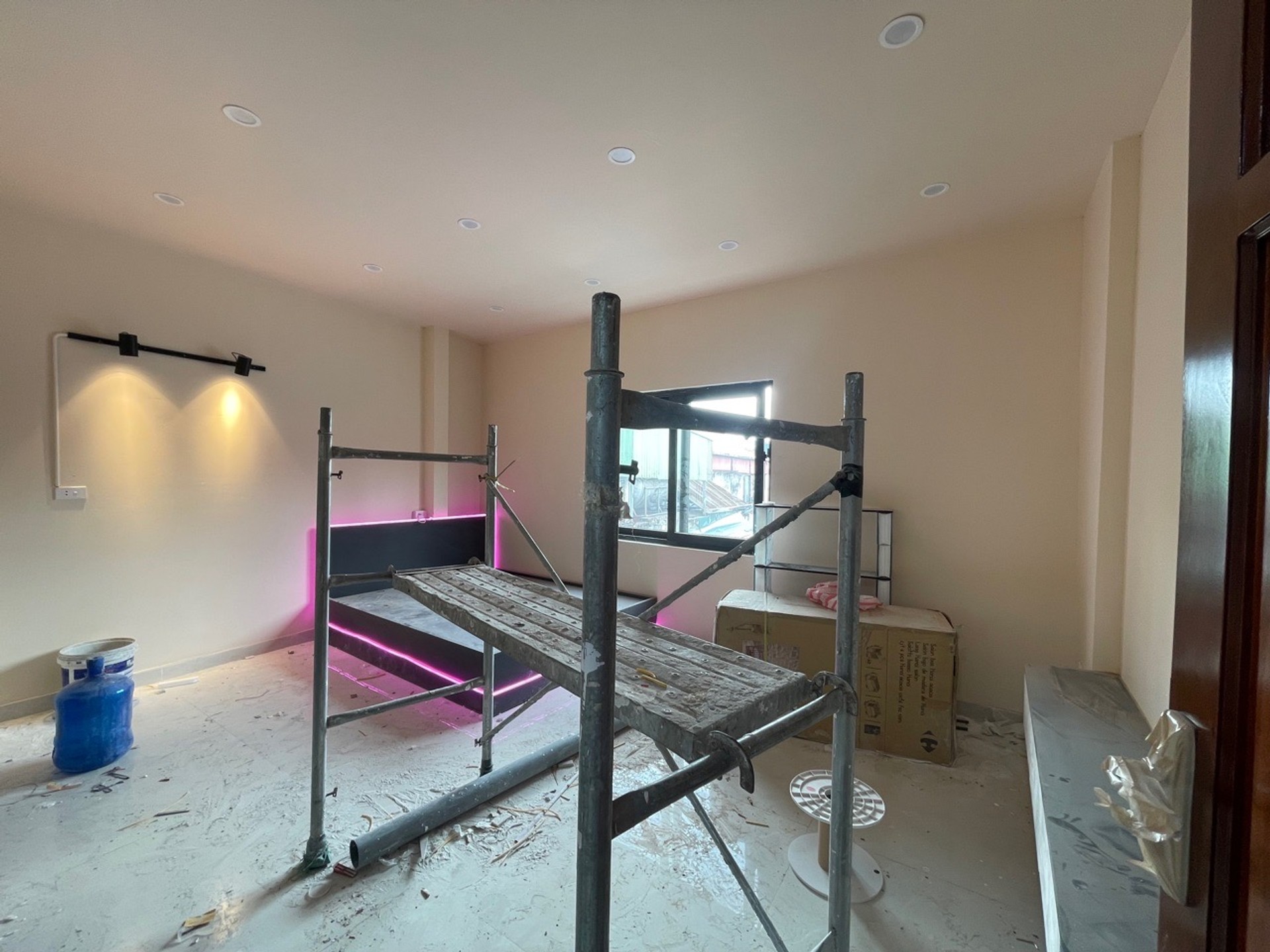 Bán nhà Hoa Lư - diện tích 60m2 7 tầng - Ô TÔ QUA CỔNG - giá 24,5 tỷ