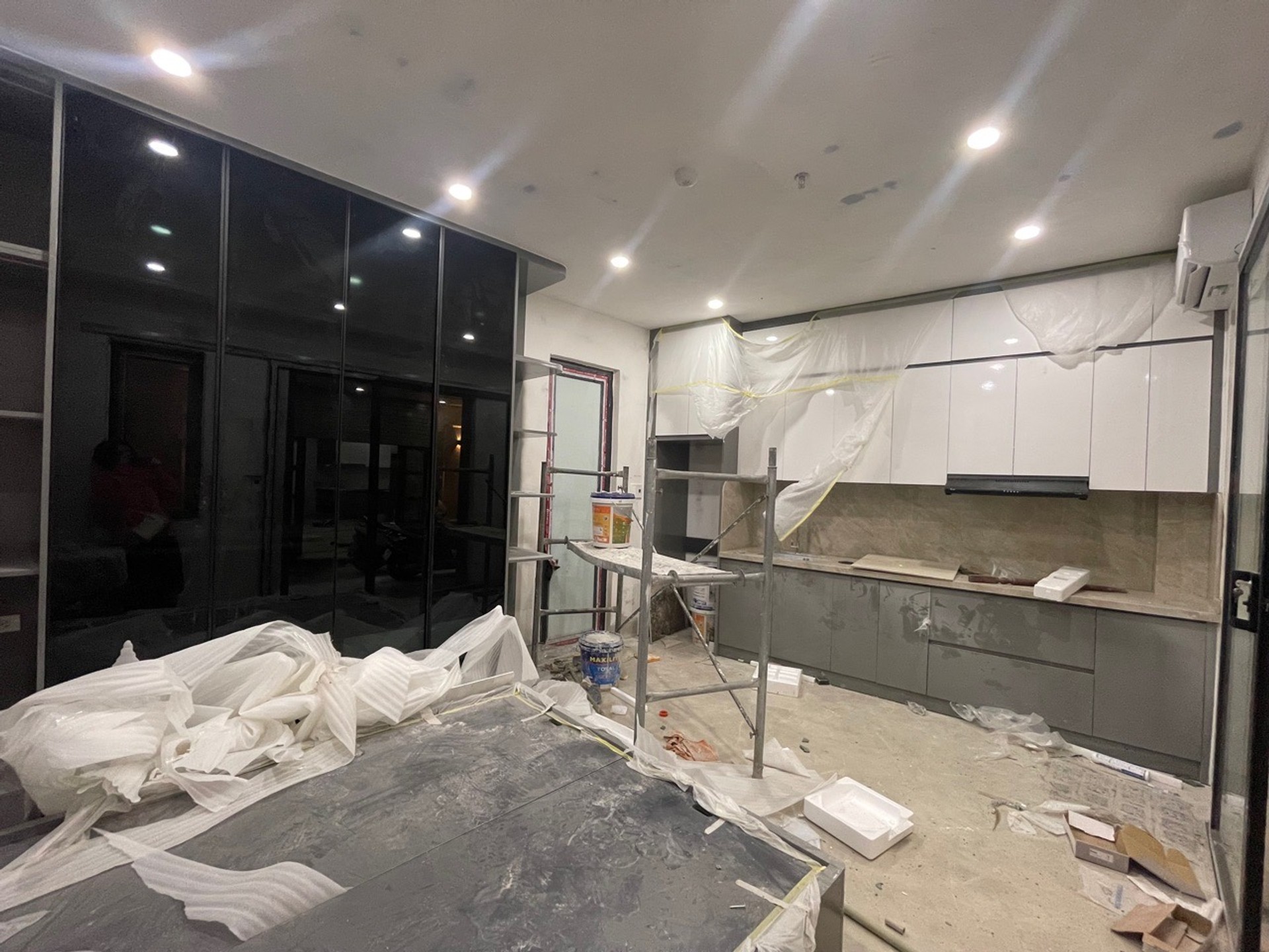 Bán nhà Hoa Lư - diện tích 60m2 7 tầng - Ô TÔ QUA CỔNG - giá 24,5 tỷ