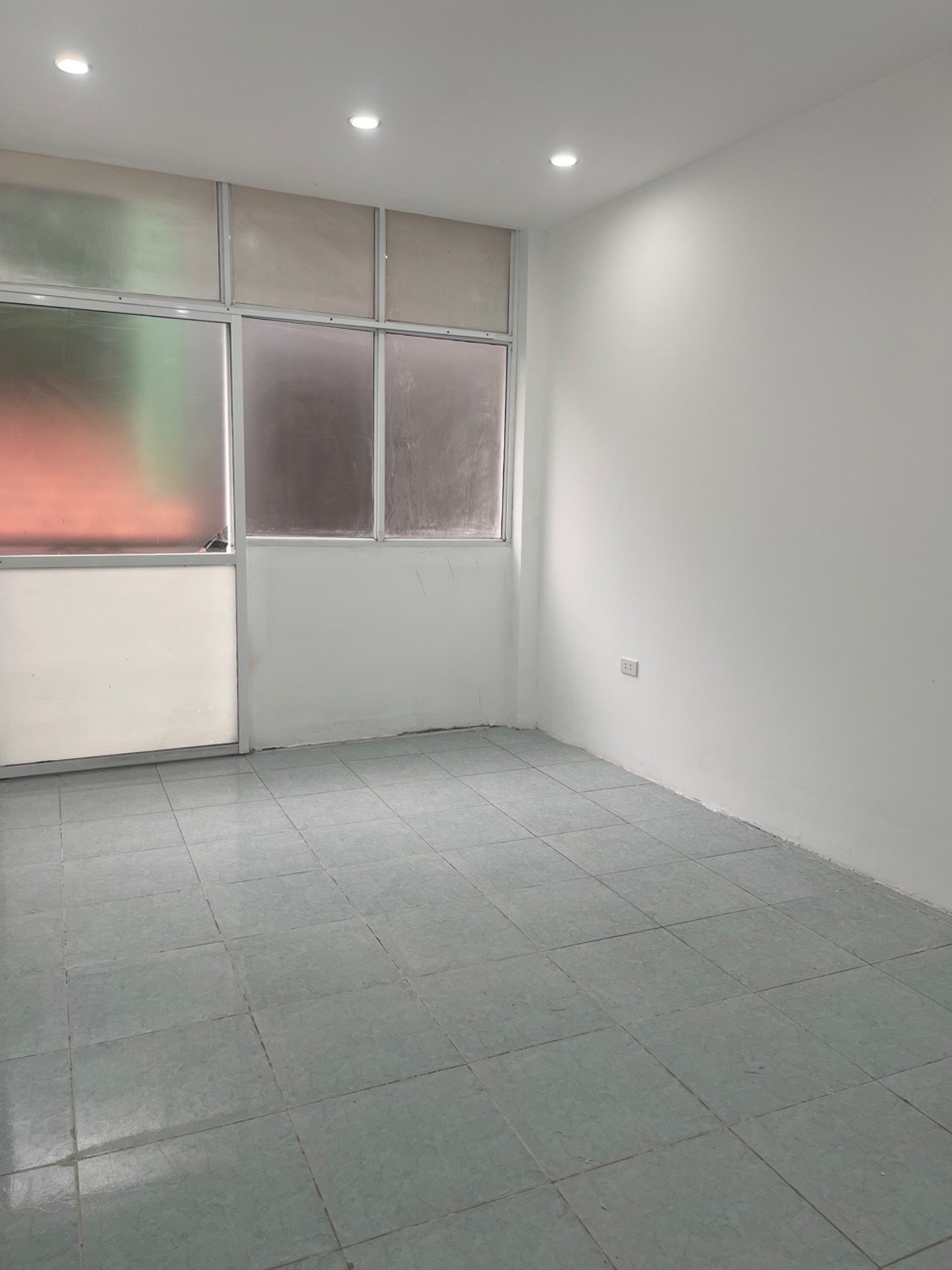 Bán nhà Định Công Thượng - diện tích 43m2 5 tầng - Ô tô tránh - giá 12,9 tỷ