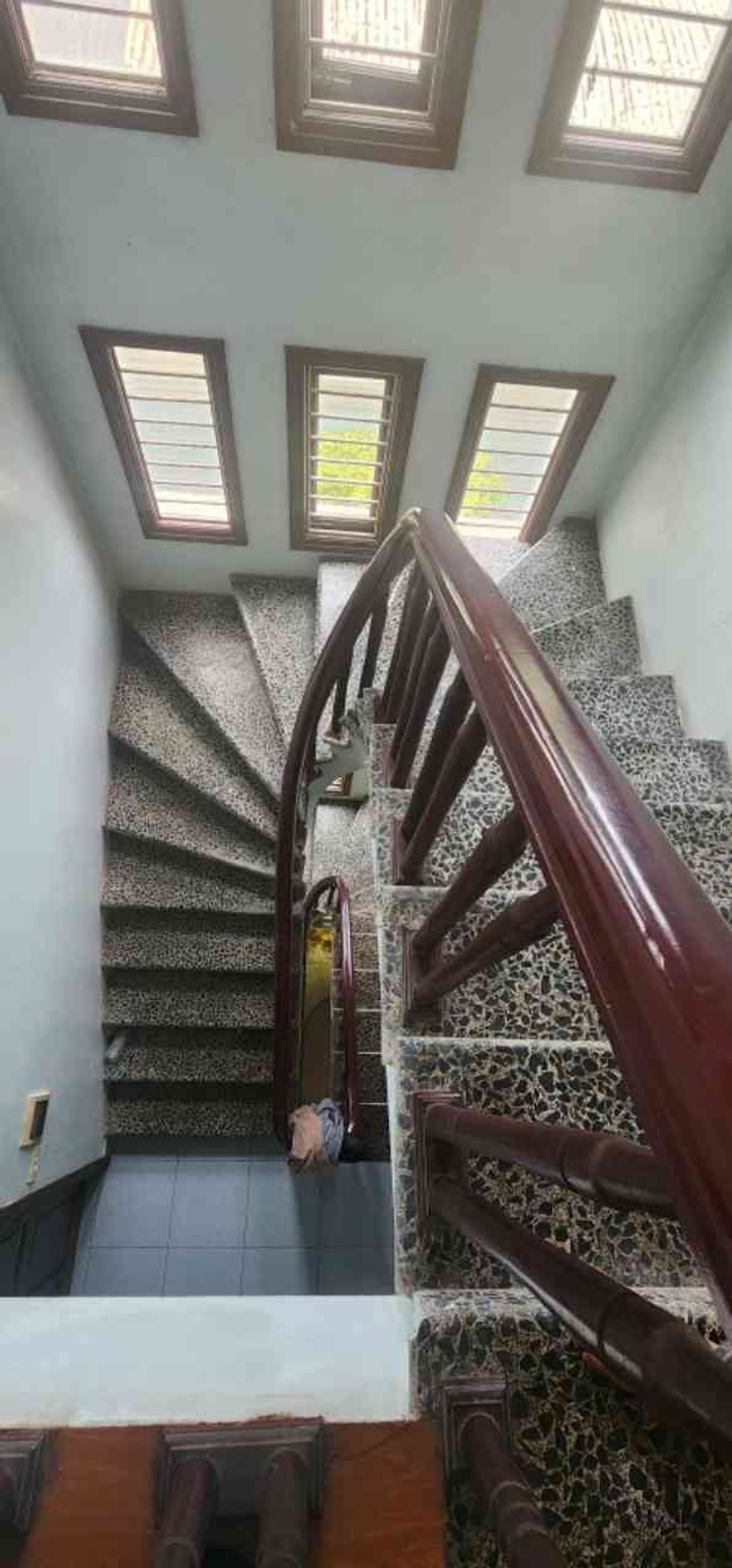 Bán nhà Thúy Lĩnh - diện tích 192m2 3 tầng - ô tô qua nhà - giá 27 tỷ