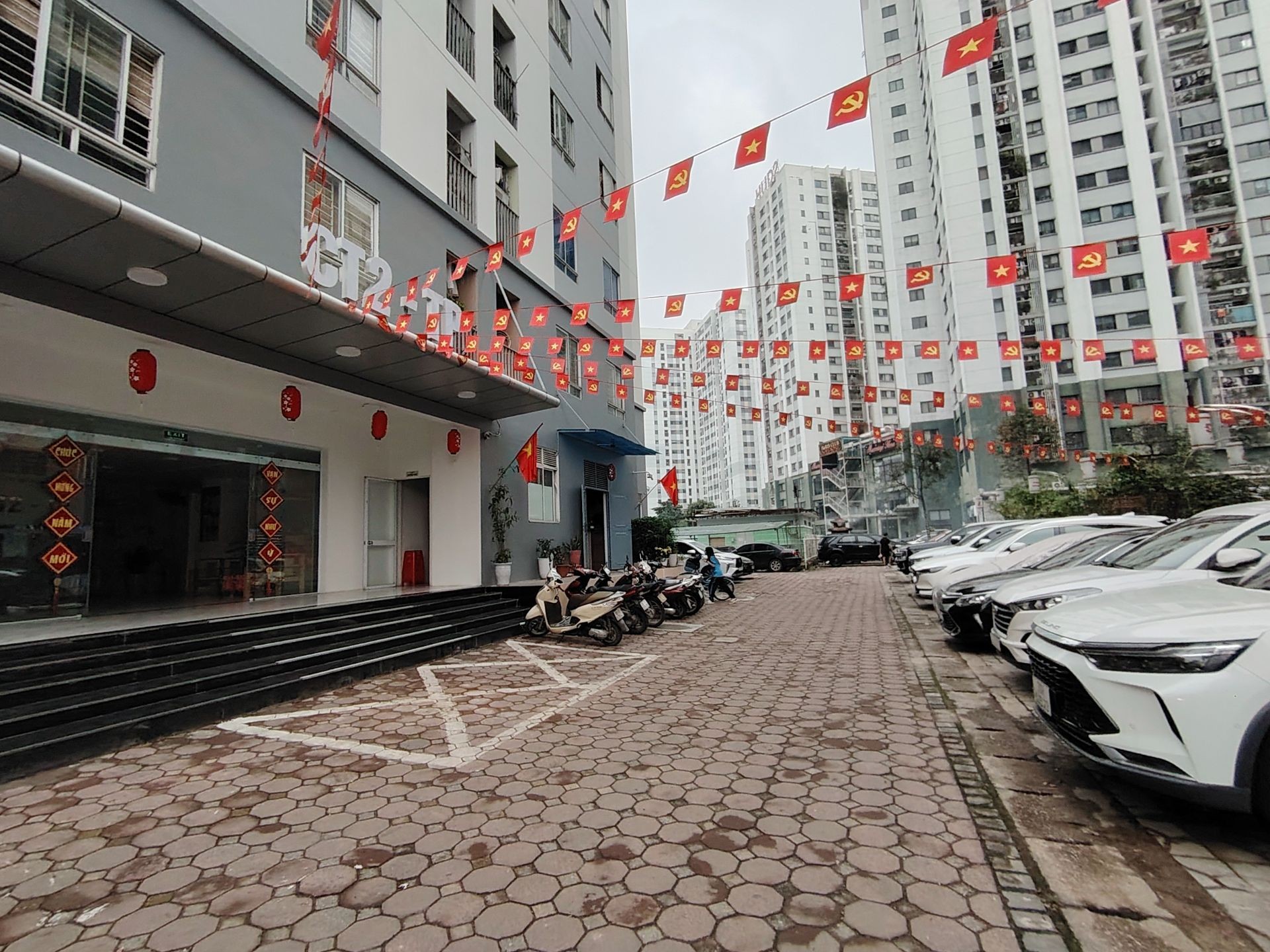 Bán nhà Hoàng Mai - diện tích 56m2 14 tầng - 2 Ngủ - giá 4,7 tỷ