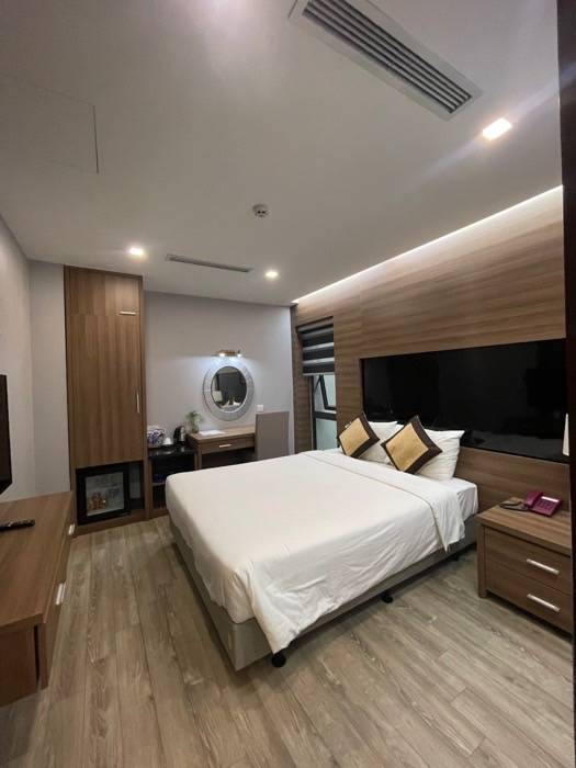 Bán nhà Nguyễn Khoái - diện tích 130m2 7 tầng - Khách sạn 20 phòng khép kín - giá 45 tỷ