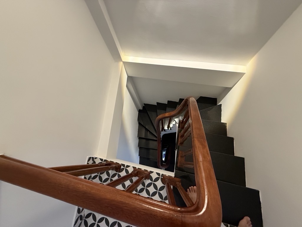 Bán nhà Hai Bà Trưng - diện tích 40m2 5 tầng - Ô TÔ THÔNG - giá 12,5 tỷ