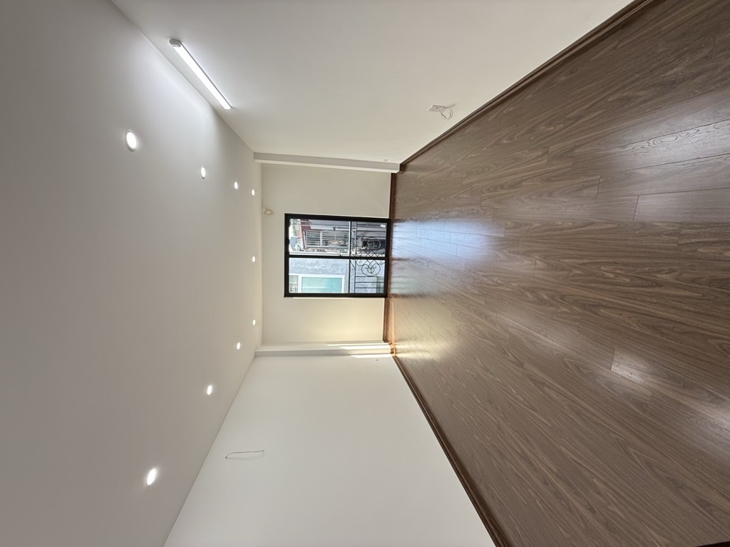 Bán nhà Hai Bà Trưng - diện tích 40m2 5 tầng - Ô TÔ THÔNG - giá 12,5 tỷ