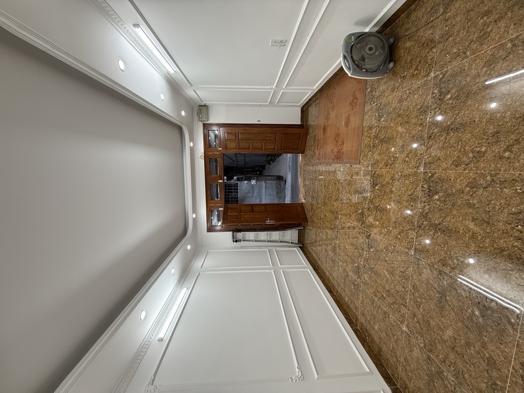 Bán nhà Hai Bà Trưng - diện tích 40m2 5 tầng - Ô TÔ THÔNG - giá 12,5 tỷ
