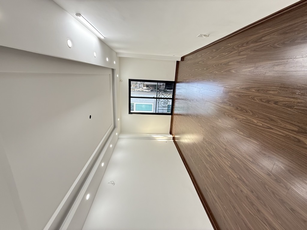 Bán nhà Hai Bà Trưng - diện tích 40m2 5 tầng - Ô TÔ THÔNG - giá 12,5 tỷ