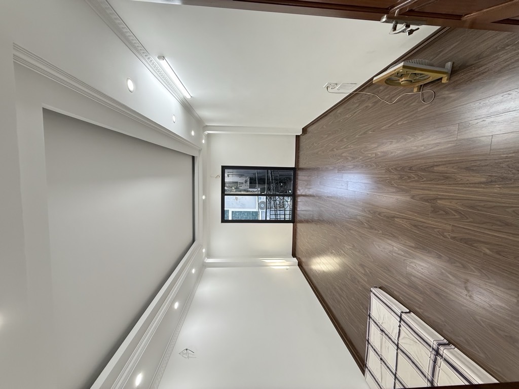 Bán nhà Hai Bà Trưng - diện tích 40m2 5 tầng - Ô TÔ THÔNG - giá 12,5 tỷ