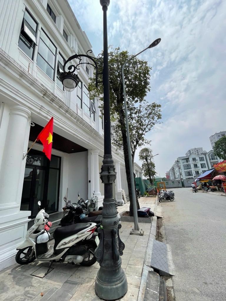 Bán nhà Tân Mai - diện tích 100m2 5 tầng - Mặt tiền rộng - giá 37,95 tỷ