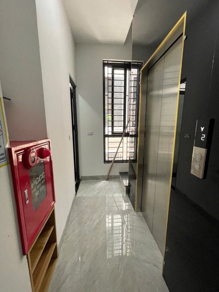 Bán nhà Tân Mai - diện tích 100m2 5 tầng - Mặt tiền rộng - giá 37,95 tỷ