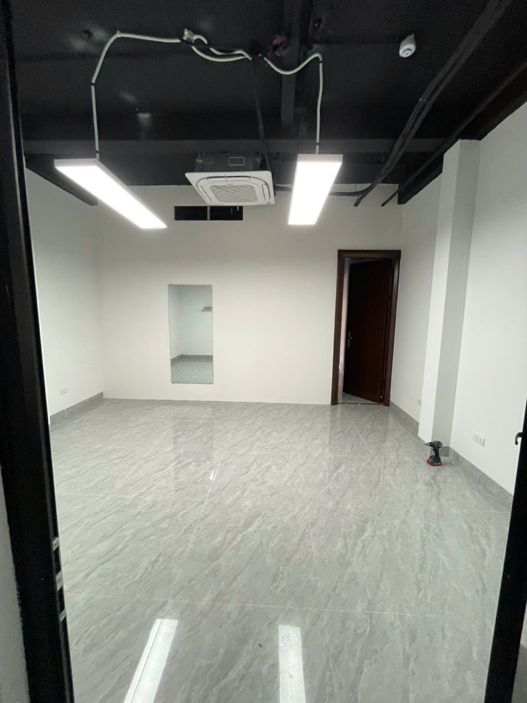 Bán nhà Tân Mai - diện tích 100m2 5 tầng - Mặt tiền rộng - giá 37,95 tỷ