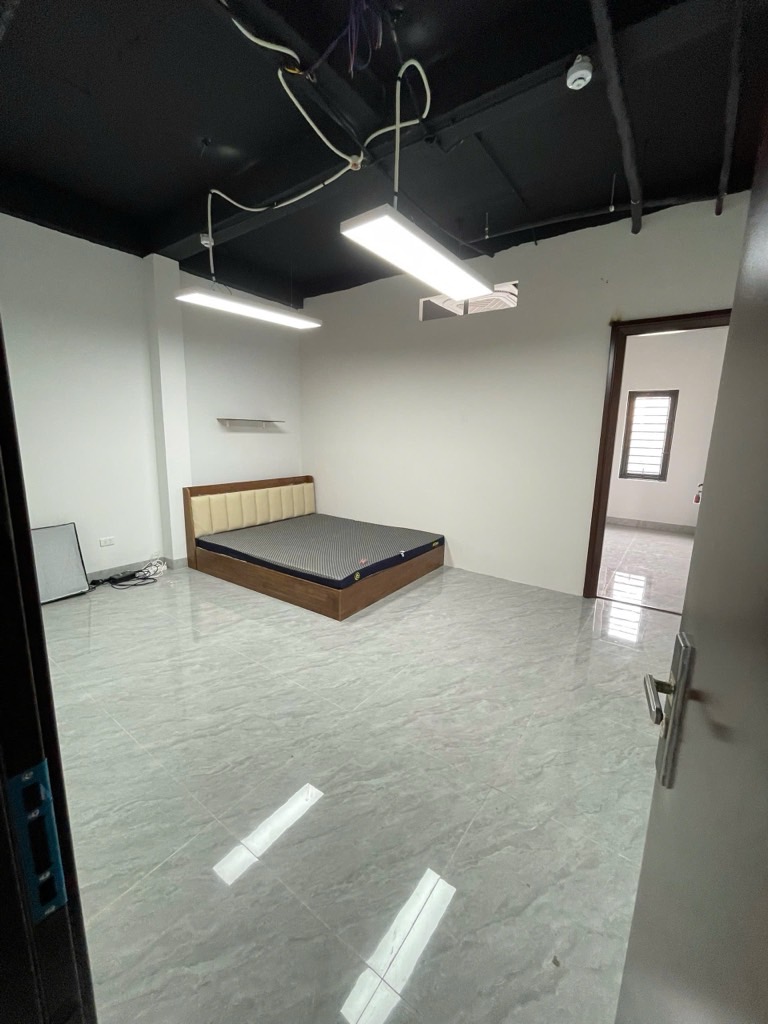 Bán nhà Tân Mai - diện tích 100m2 5 tầng - Mặt tiền rộng - giá 37,95 tỷ