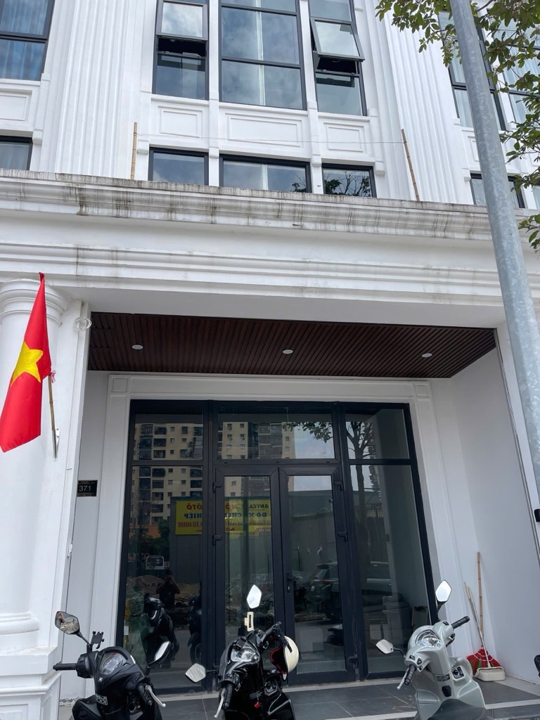 Bán nhà Tân Mai - diện tích 100m2 5 tầng - Mặt tiền rộng - giá 37,95 tỷ