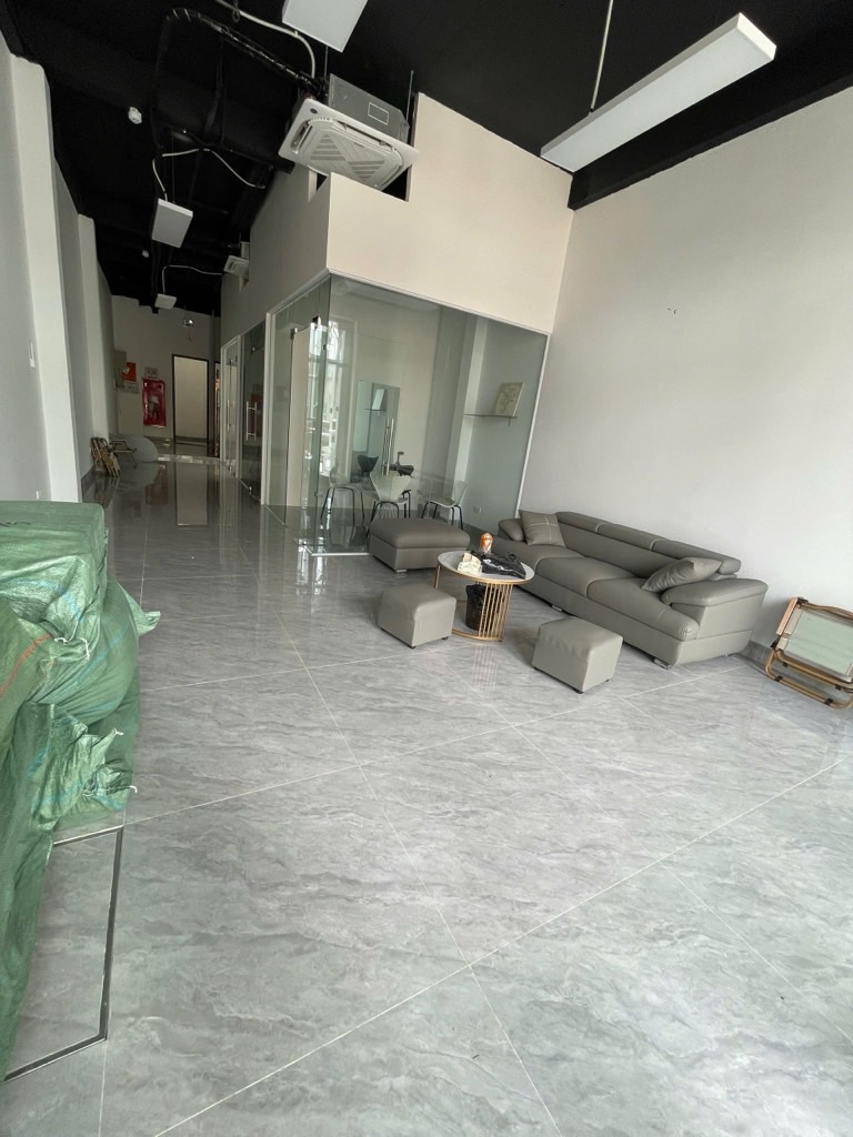 Bán nhà Tân Mai - diện tích 100m2 5 tầng - Mặt tiền rộng - giá 37,95 tỷ