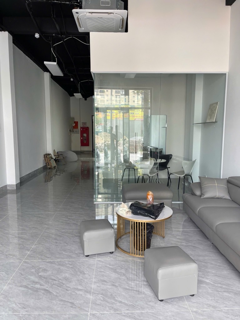 Bán nhà Tân Mai - diện tích 100m2 5 tầng - Mặt tiền rộng - giá 37,95 tỷ