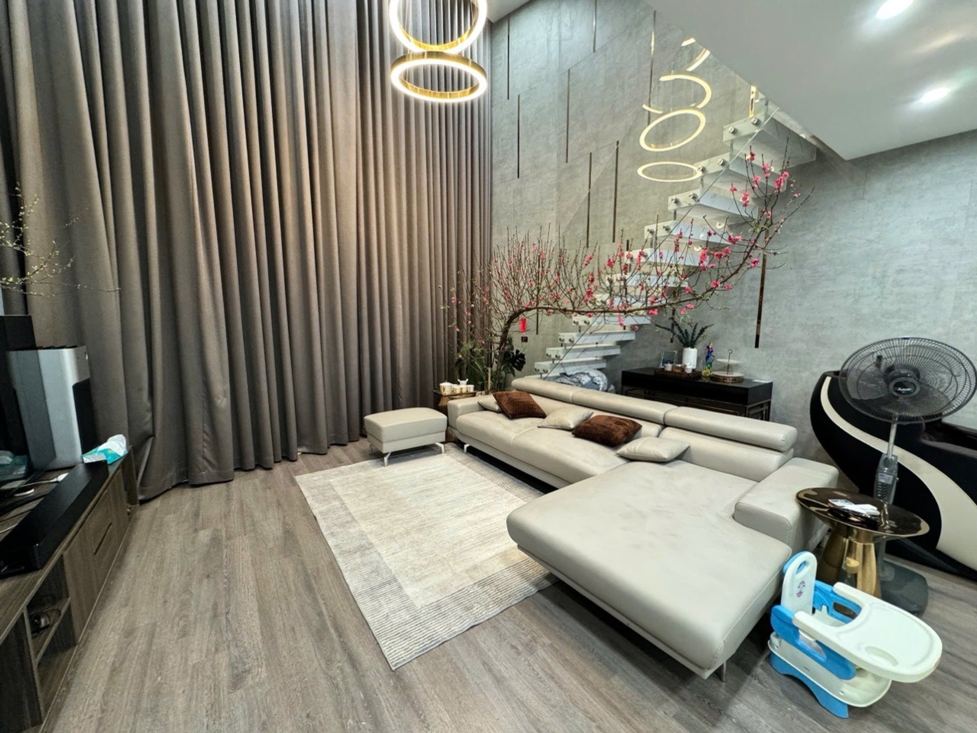 Bán nhà Hoàng Mai - diện tích 72m2 8 tầng - Mặt phố vỉa hè - giá 45 tỷ