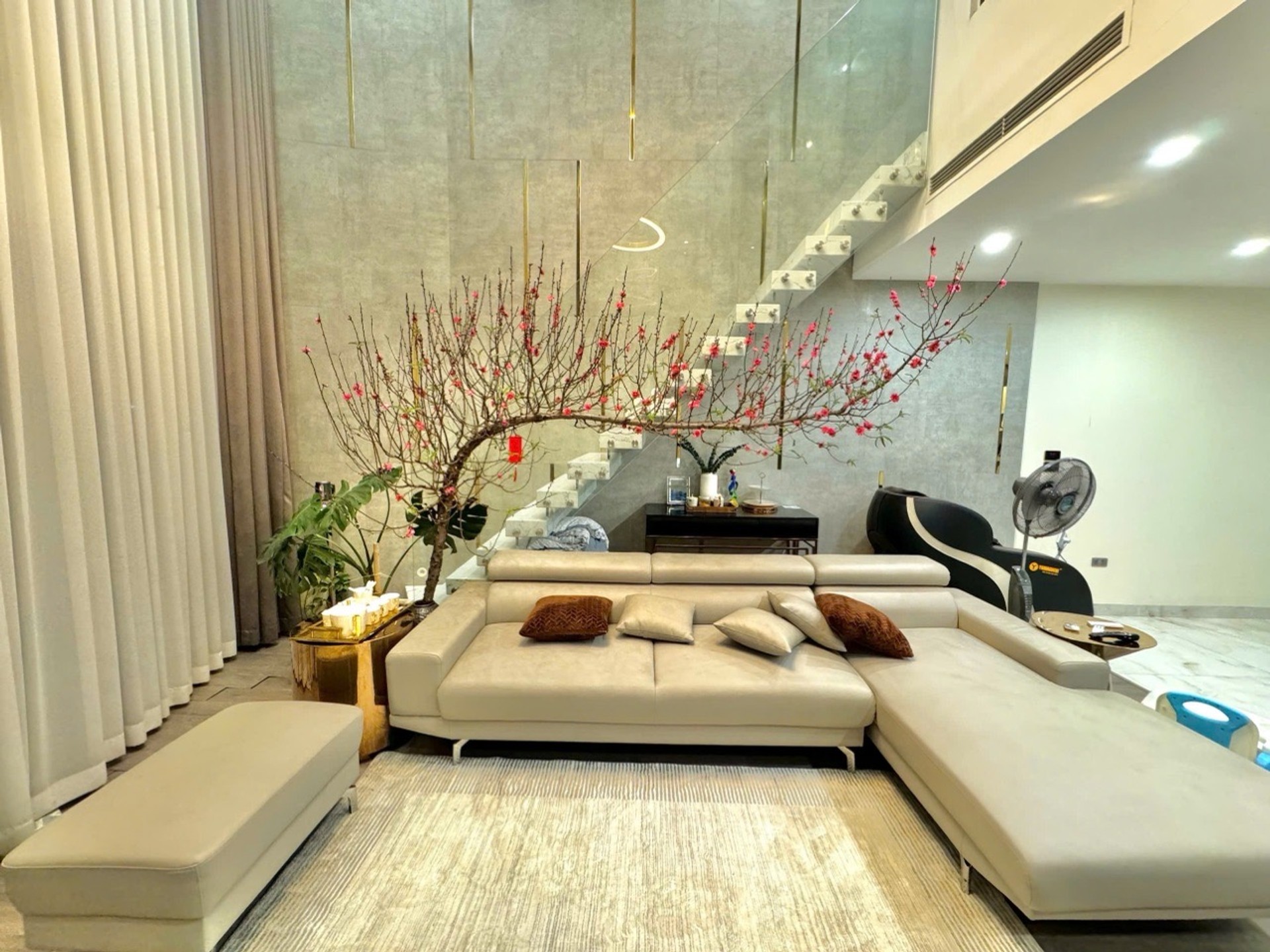 Bán nhà Hoàng Mai - diện tích 72m2 8 tầng - Mặt phố vỉa hè - giá 45 tỷ