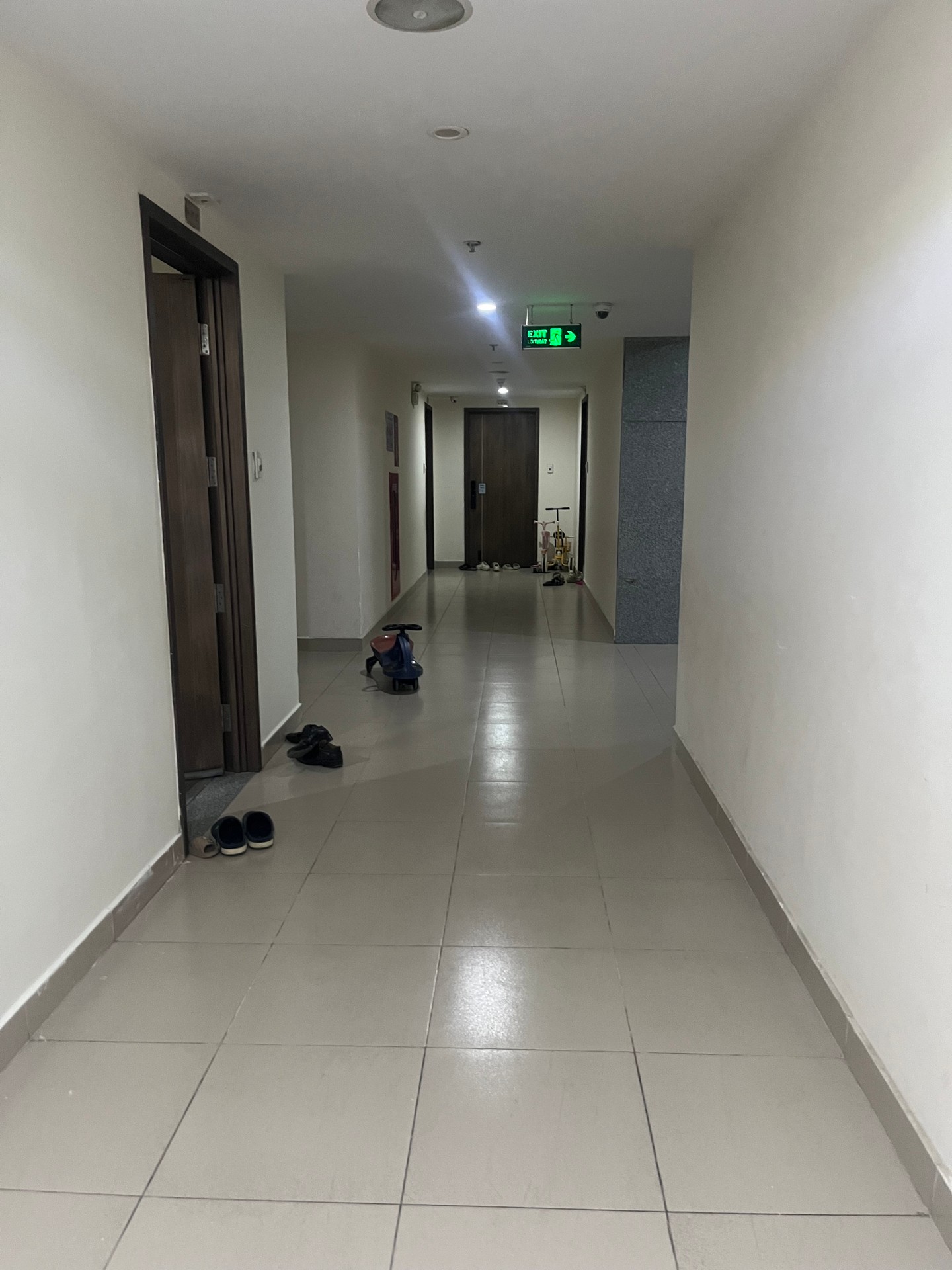 Bán nhà Ngọc Hồi - diện tích 56m2 27 tầng - Căn hộ cao cấp gần hồ Linh Đàm - giá 9,5 tỷ