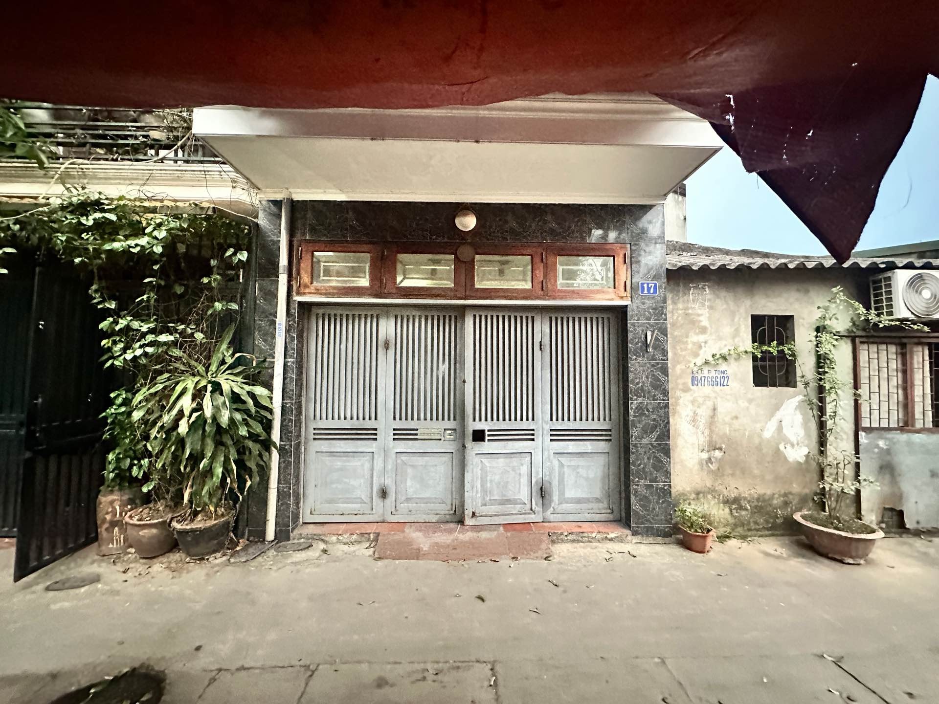 Bán nhà Vĩnh Tuy - diện tích 63m2 3 tầng - Ô Tô Đỗ Ngay Đêm Vào Nhà - giá 20,3 tỷ