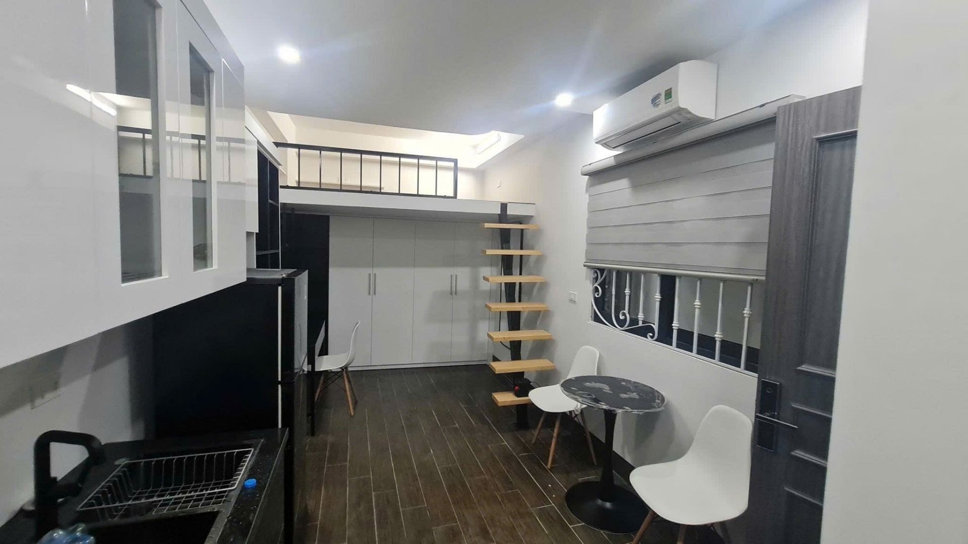 Bán nhà Đại La - diện tích 66m2 9 tầng - mặt phố kinh doanh vỉa hè rộng - giá 41 tỷ