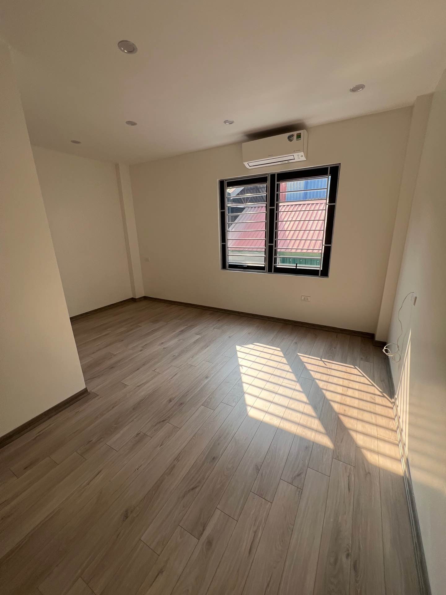 Bán nhà Kim Đồng - diện tích 59m2 7 tầng - Lô góc 2 mặt thoáng - giá 28,8 tỷ