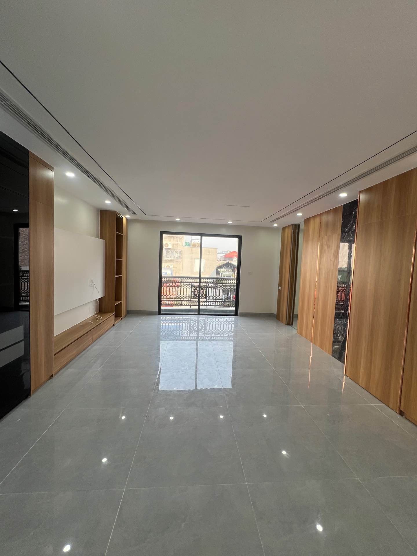 Bán nhà Kim Đồng - diện tích 59m2 7 tầng - Lô góc 2 mặt thoáng - giá 28,8 tỷ